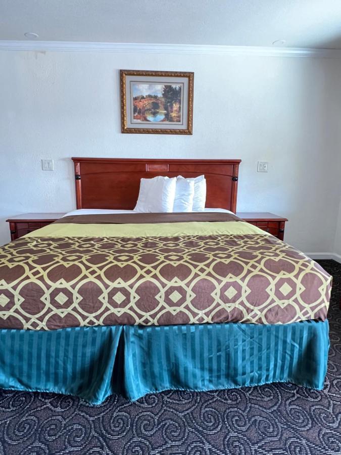 Americas Best Value Inn Ханфорд Екстериор снимка