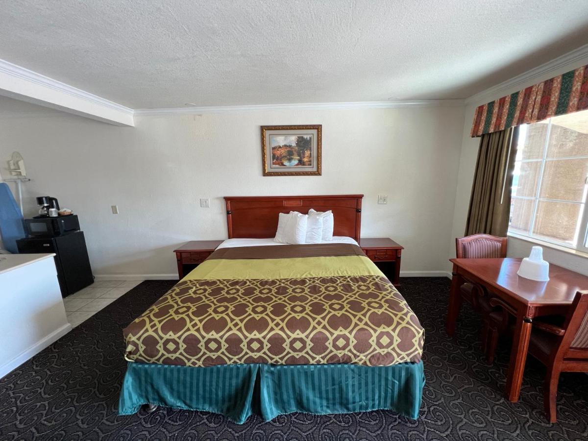 Americas Best Value Inn Ханфорд Екстериор снимка