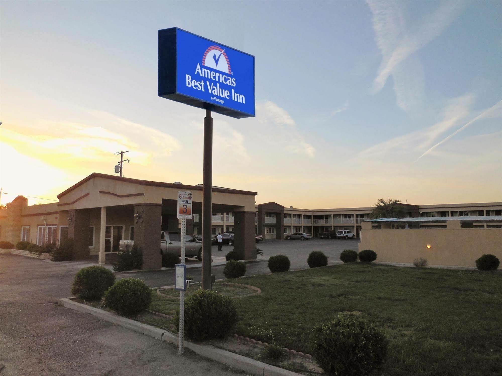 Americas Best Value Inn Ханфорд Екстериор снимка
