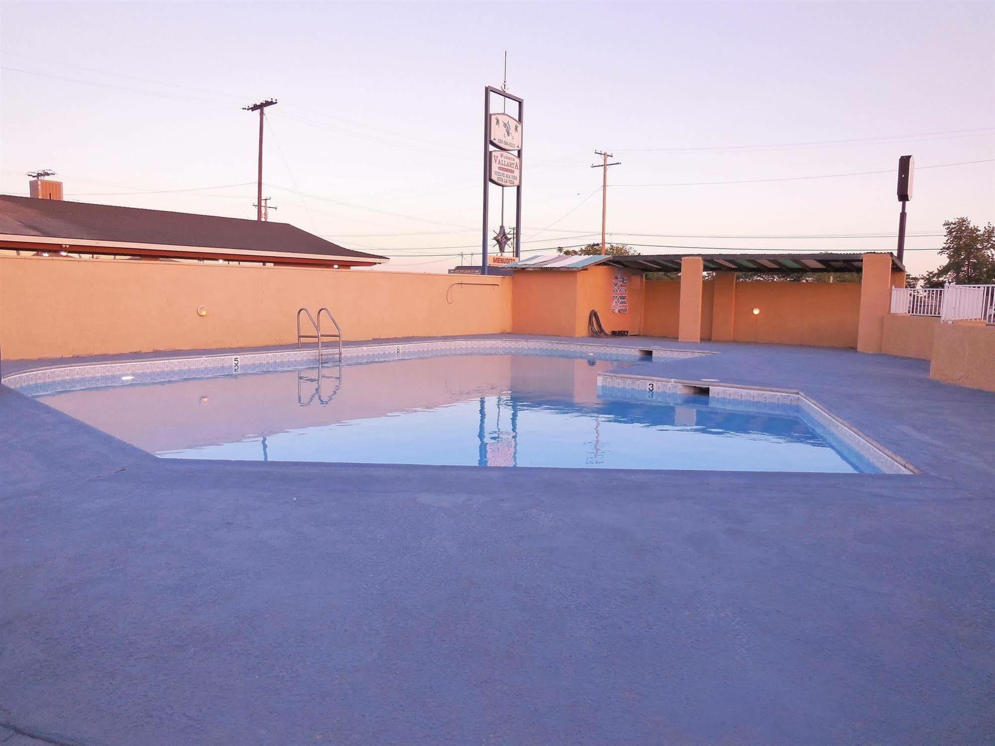 Americas Best Value Inn Ханфорд Екстериор снимка